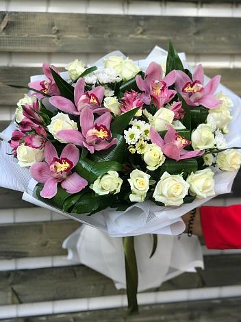 Букет цветов из: Розы и Хризантемы в Поречье Рузского района