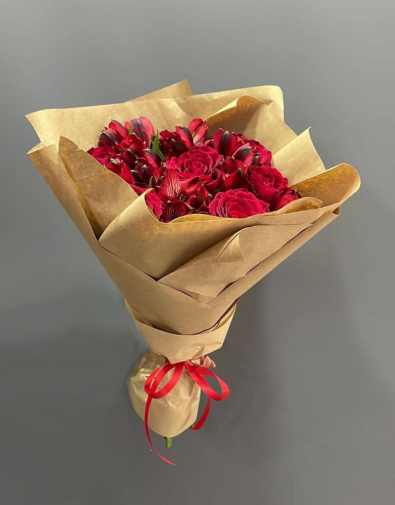 Букет цветов из: Альстромерии и Розы в Поречье Рузского района