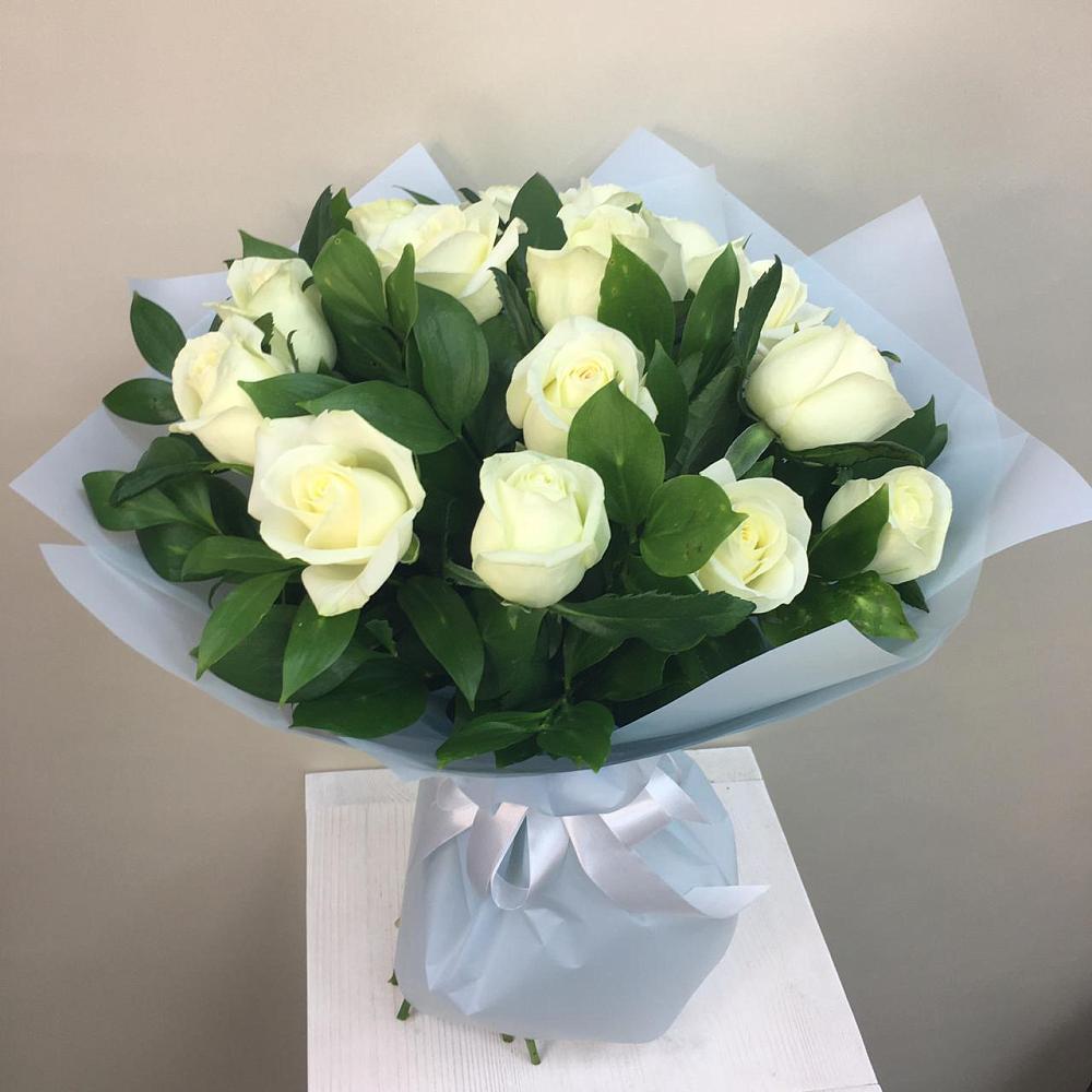 Букет 15 Белых роз Проуд в Поречье Рузского района