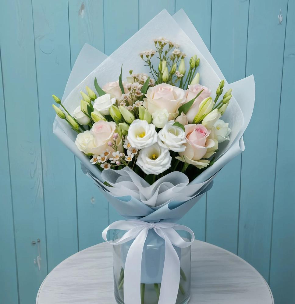 Букет цветов из: Розы и Лизиантусы в Поречье Рузского района