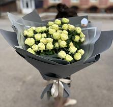 Букет Белые кустовые розы Солинеро в Поречье Рузского района
