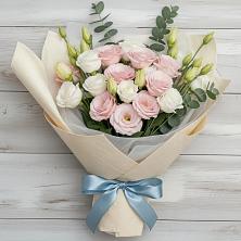 Букет цветов из:  Лизиантусы в Поречье Рузского района