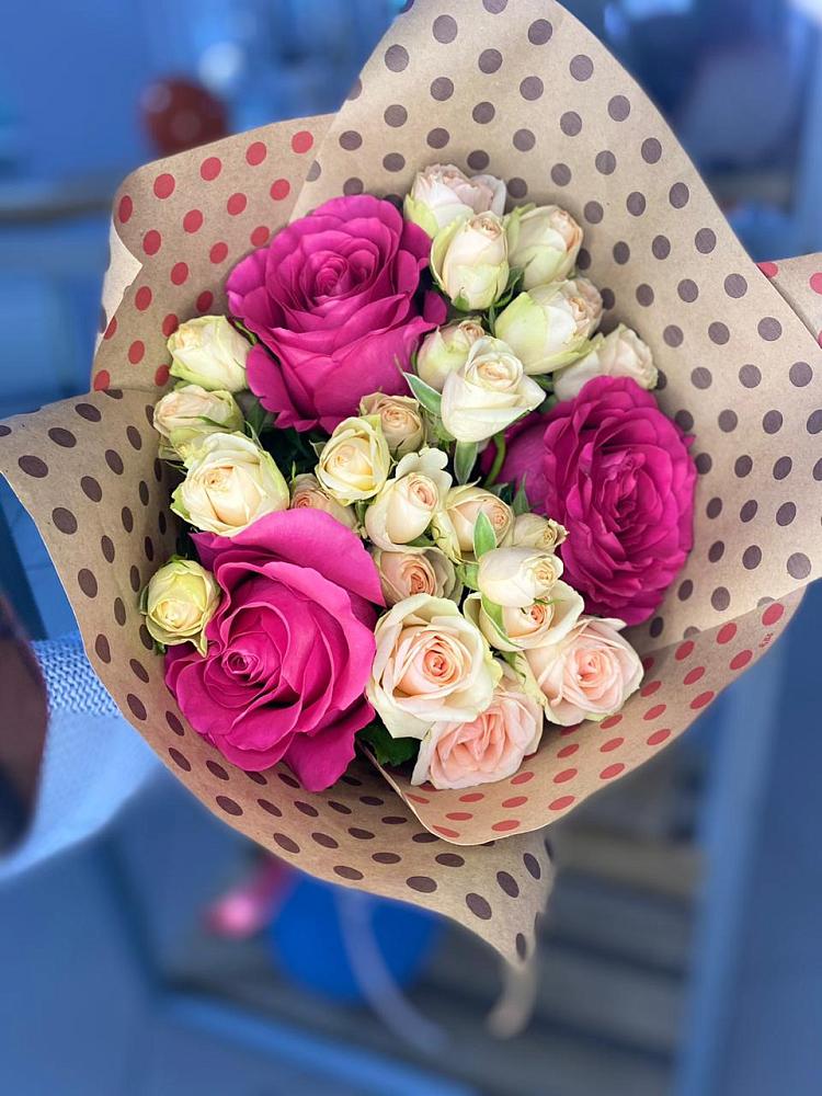 Букет цветов из: Розы в Поречье Рузского района