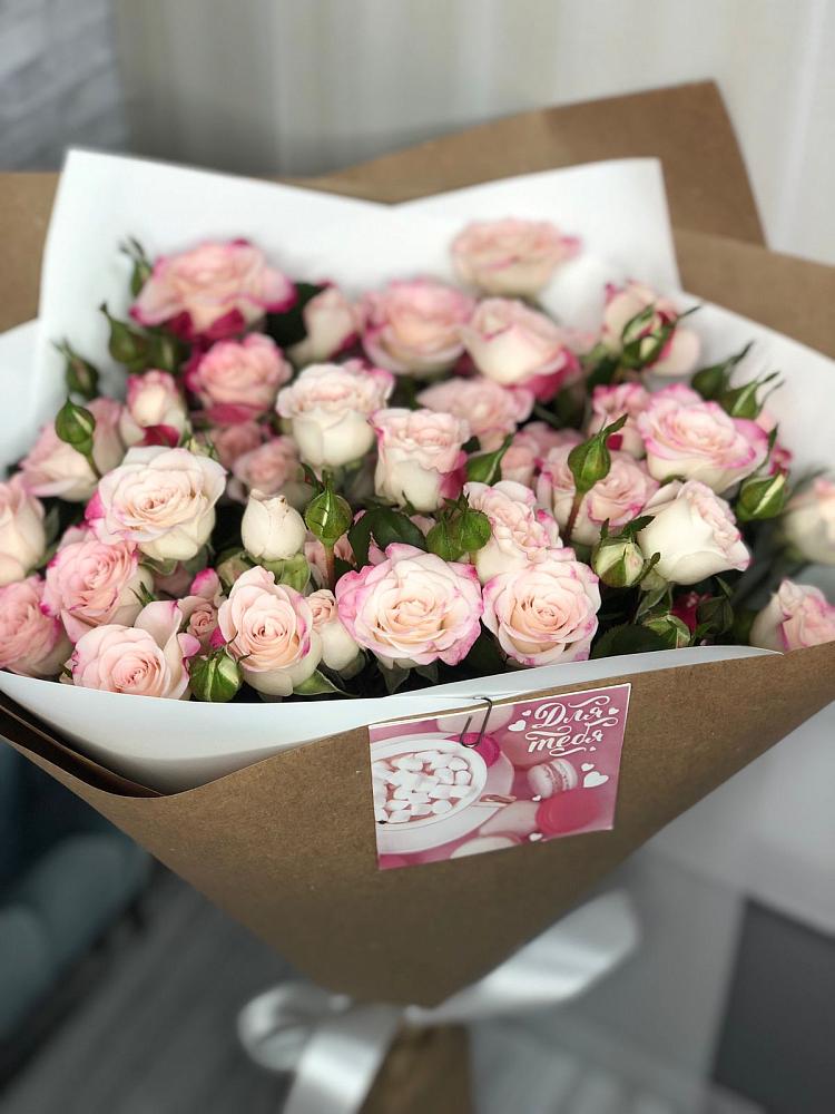 Букет цветов из: Розы в Поречье Рузского района