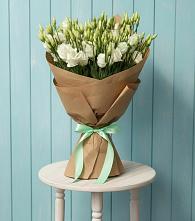 Букет цветов из:  Лизиантусы в Поречье Рузского района