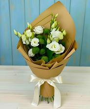 Букет цветов из:  Хризантемы и Лизиантусы в Поречье Рузского района