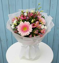 Букет цветов из:  Герберы, Альстромерии и Лизиантусы в Поречье Рузского района