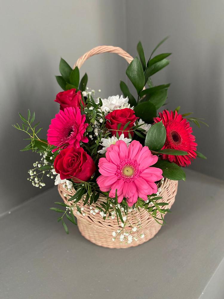 Цветочная композиция из Розы, Хризантемы и Герберы в корзине в Поречье Рузского района