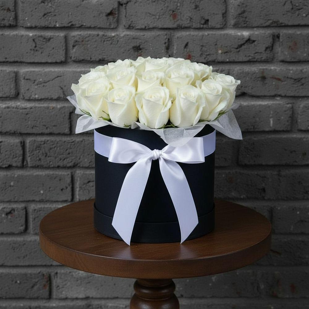 Цветочная композиция из Розы в шляпной коробке в Поречье Рузского района