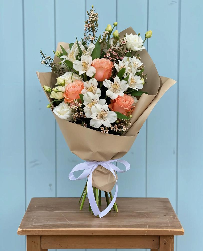 Букет цветов из: Альстромерии, Лизиантусы, Розы и Хризантемы в Поречье Рузского района